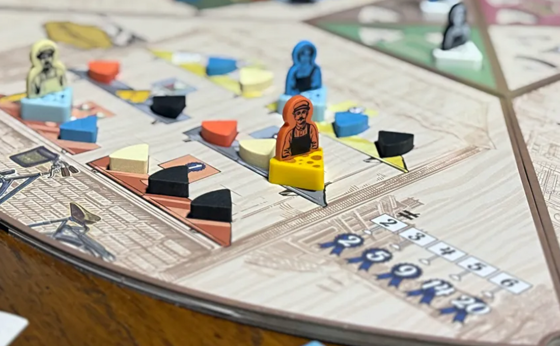 Elements are repeated in the appropriate context to aid the player.